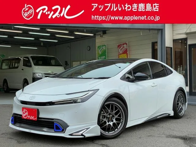 Toyota Prius Z 2023 — фото 1, купить с доставкой в Москву