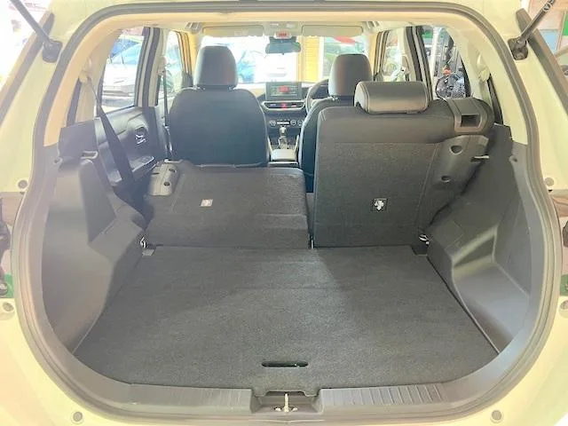 Daihatsu ROCKY PREMIUM G HEV 2022 — миниатюра 5