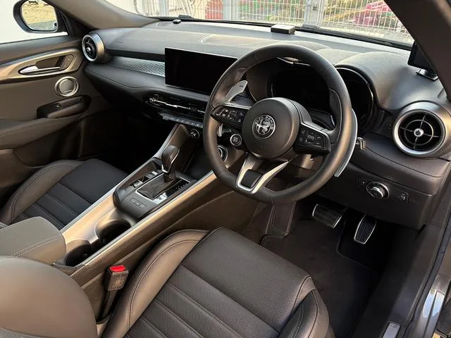 Alfa Romeo TONALE PLUG-IN HYBRID Q4 SUNROOF EDITION 2023 — миниатюра 2