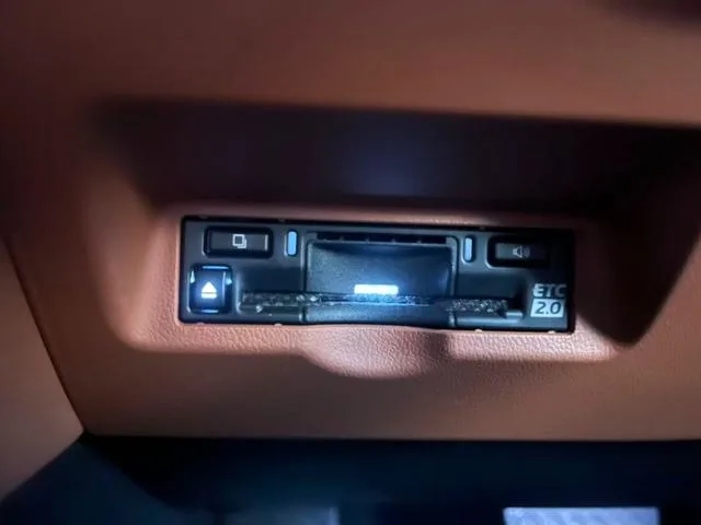Toyota VELLFIRE HYBRID Z PREMIER 2023 — миниатюра 5