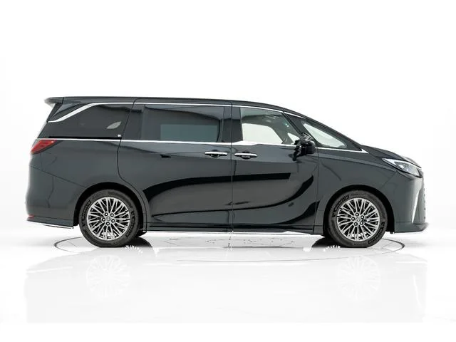 Lexus LM LM500H VERSION L 2024 — миниатюра 3