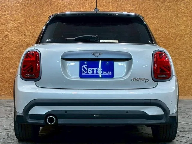 MINI MINI COOPER D BRICK LANE EDITION 2022 — миниатюра 5