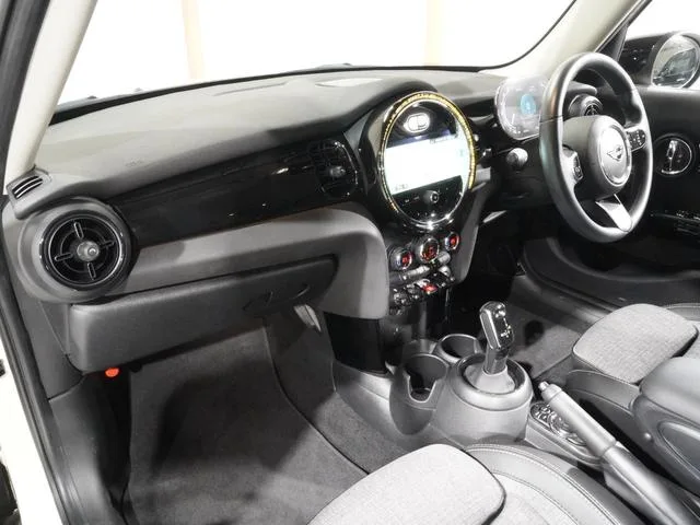 MINI MINI COOPER SD CLASSIC TRIM 2022 — миниатюра 4