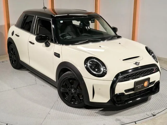 MINI MINI COOPER SD CLASSIC TRIM 2022 — миниатюра 5