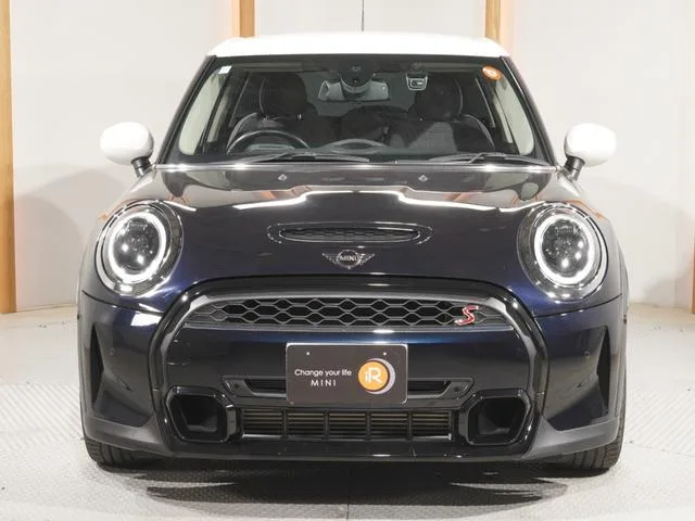 MINI MINI COOPER SD PREMIUM PLUS PACKAGE CLASSIC TRIM 2023 — миниатюра 3