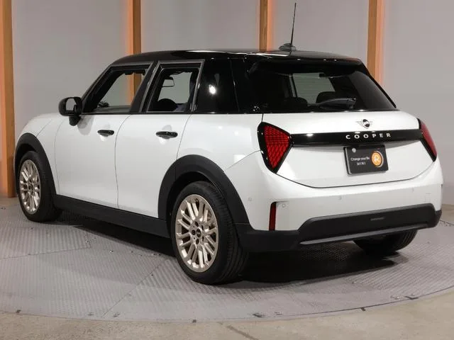 MINI MINI COOPER C FAVOURED TRIM 2025 — миниатюра 3