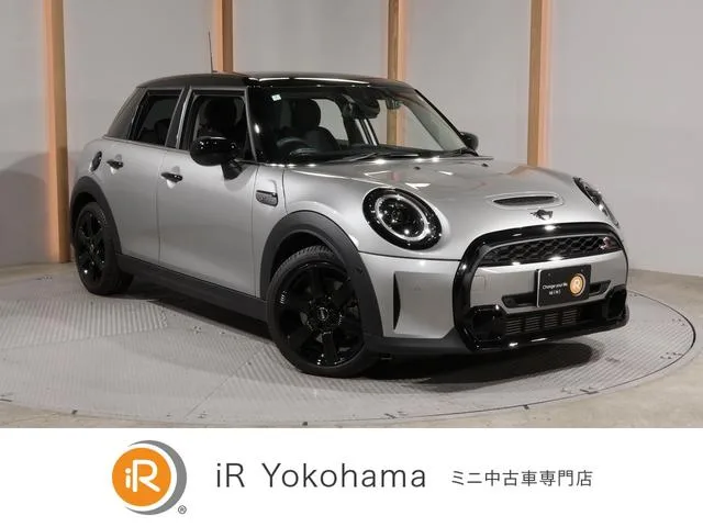 MINI MINI COOPER S PREMIUM PLUS PACKAGE CLASSIC TRIM 2024 — фото 1, купить с доставкой в Москву
