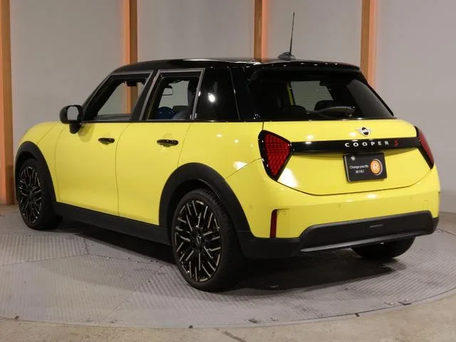 MINI MINI COOPER S FAVOURED TRIM 2025 — миниатюра 3