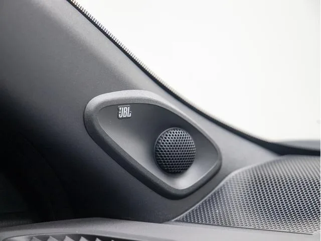 Toyota GR YARIS RZ HIGH PERFORMANCE + AERO PERFORMANCE PACKAGE 2025 — миниатюра 3