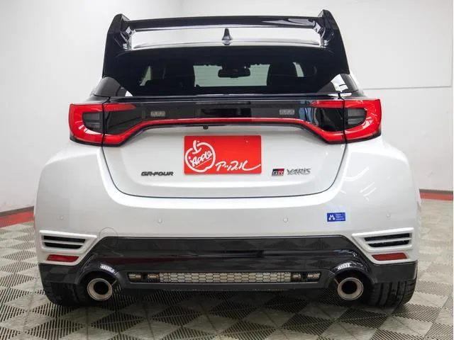 Toyota GR YARIS RZ HIGH PERFORMANCE + AERO PERFORMANCE PACKAGE 2025 — миниатюра 4