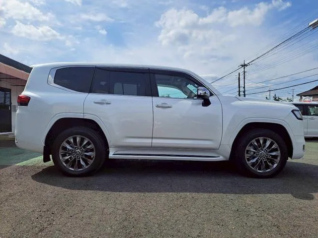 Toyota Land Cruiser ZX 2024 — миниатюра 2