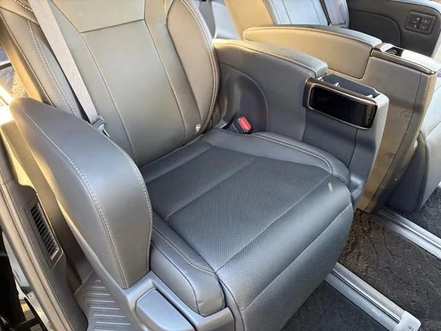 Toyota ALPHARD Z 2025 — миниатюра 4