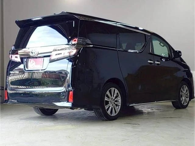 Toyota VELLFIRE 2.5 GOLDEN EYES III 2023 — миниатюра 2