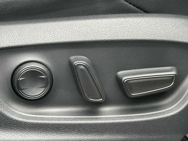 Toyota CorollaCross Z 2023 — миниатюра 4
