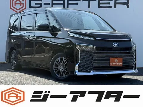 Toyota VOXY 2022 купить в Москве