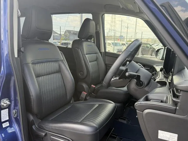 Nissan SERENA AUTECH 2023 — миниатюра 4
