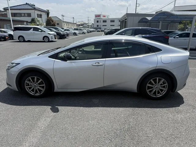 Toyota PRIUS X 2023 — миниатюра 4