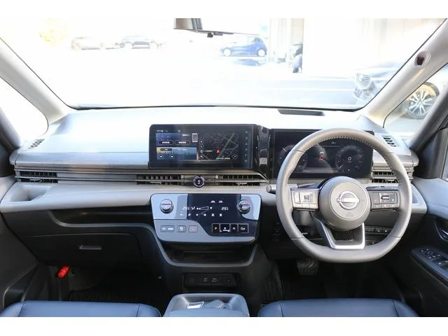 Nissan SERENA E-POWER LUXION 2025 — миниатюра 5