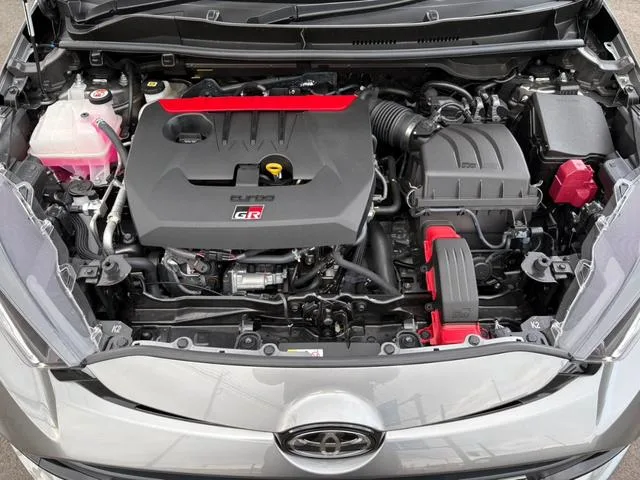 Toyota GR YARIS RZ HIGH PERFORMANCE 2025 — миниатюра 2
