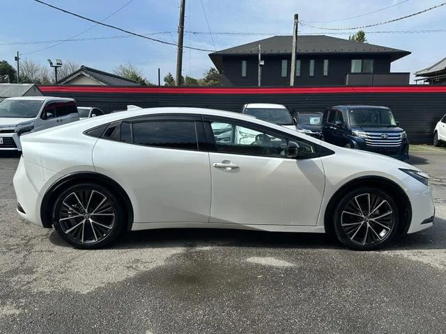 Toyota Prius Z 2025 — миниатюра 5
