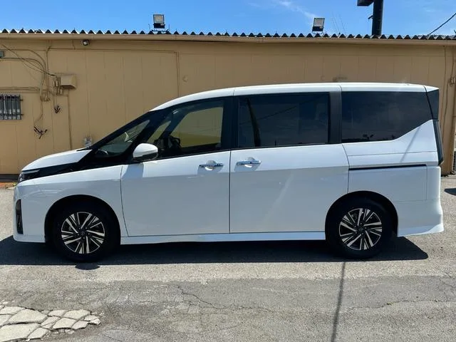 Nissan SERENA HIGHWAY STAR V 2025 — миниатюра 5