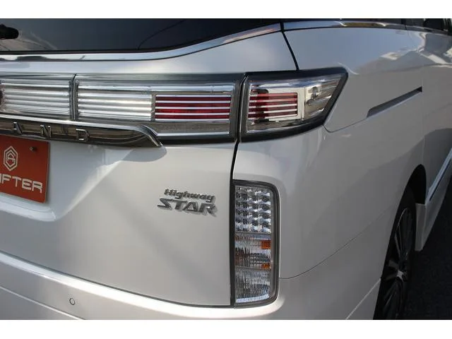 Nissan ELGRAND 250HIGHWAY STAR S 2024 — миниатюра 5