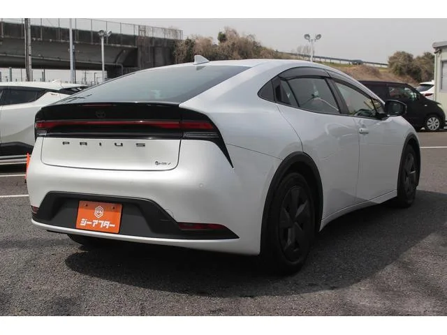Toyota PRIUS U 2023 — миниатюра 3
