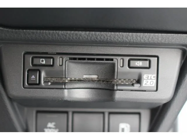 Toyota PRIUS X 2023 — миниатюра 2