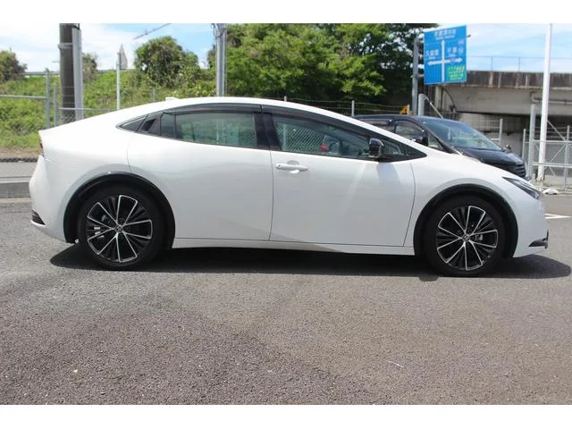 Toyota PRIUS Z 2023 — миниатюра 3