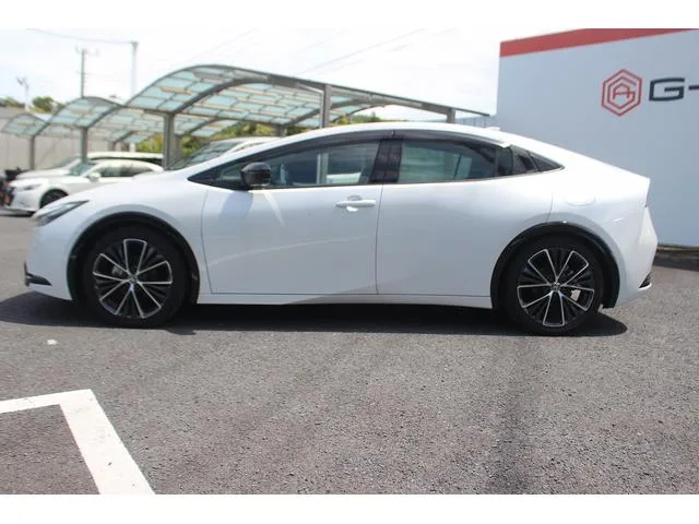 Toyota PRIUS Z 2023 — миниатюра 4