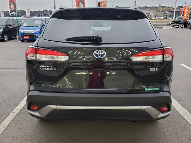 Toyota COROLLA CROSS HYBRID S 2023 — миниатюра 3