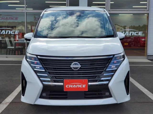 Nissan SERENA E-POWER HIGHWAY STAR V 2023 — миниатюра 2