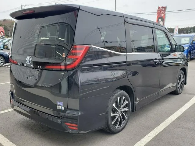Toyota NOAH HYBRID S-Z 2023 — миниатюра 5