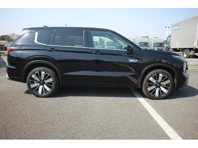 Mitsubishi OUTLANDER PHEV P 2024 — миниатюра 5