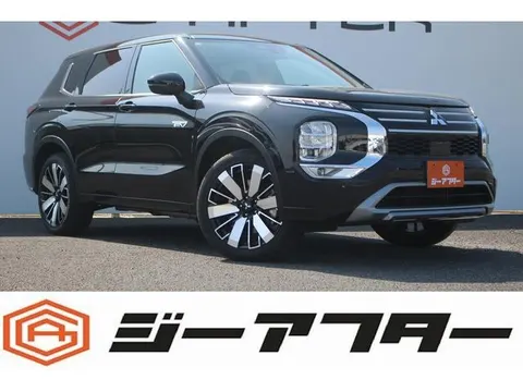 Mitsubishi OUTLANDER PHEV 2024 купить в Москве