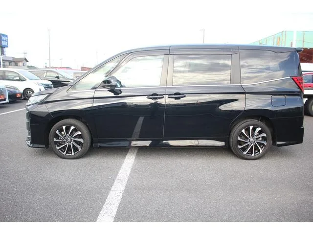 Toyota NOAH HYBRID S-Z 2022 — миниатюра 4