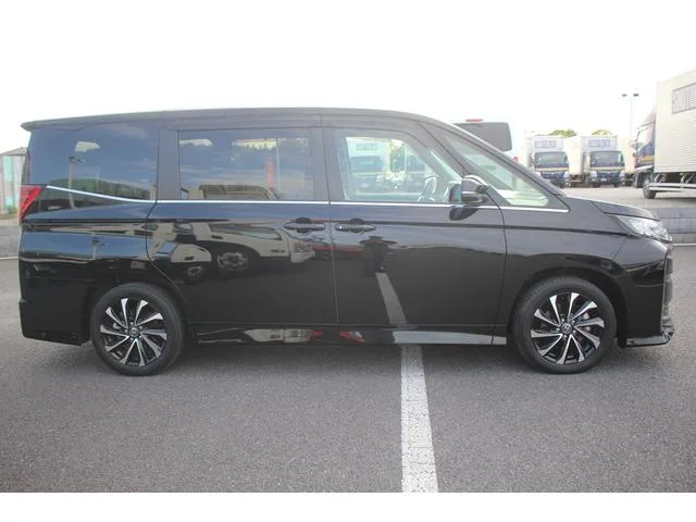Toyota NOAH HYBRID S-Z 2022 — миниатюра 5