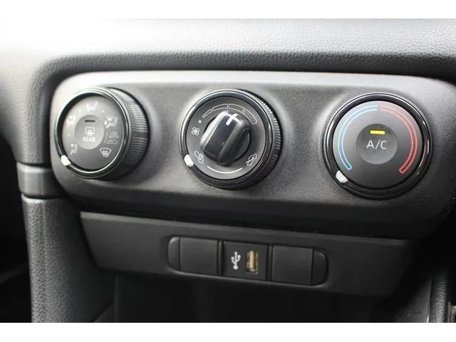 Toyota Yaris X 2024 — миниатюра 2