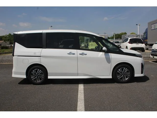 Nissan SERENA HIGHWAY STAR V 2025 — миниатюра 5