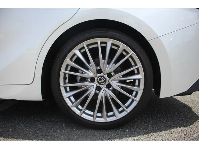 Lexus IS IS300H VERSION L 2023 — миниатюра 5