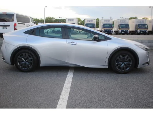 Toyota PRIUS X 2023 — миниатюра 4