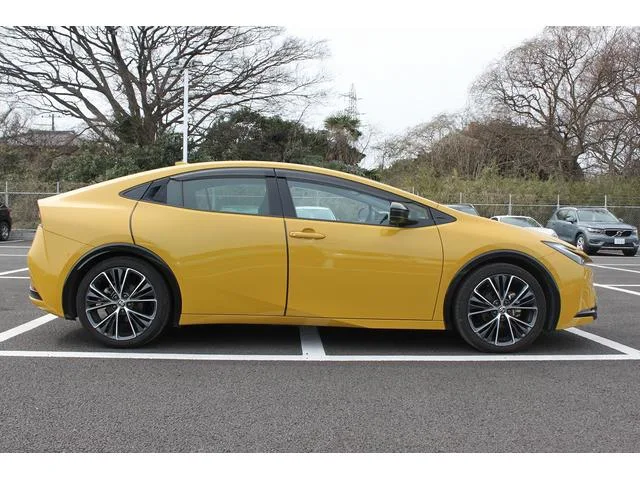 Toyota Prius Z 2024 — миниатюра 4