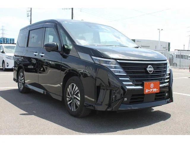 Nissan SERENA E-POWER LUXION 2024 — миниатюра 2