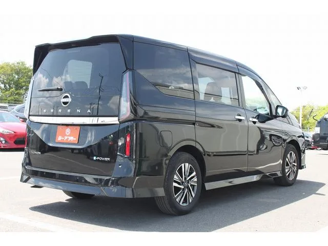 Nissan SERENA E-POWER LUXION 2024 — миниатюра 5
