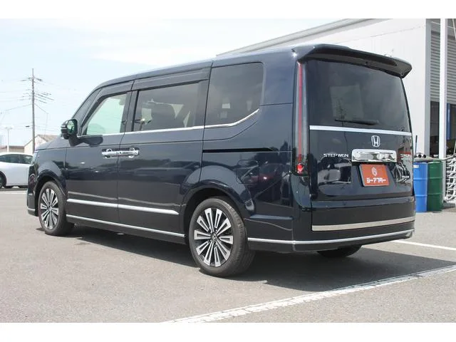 Honda STEPWAGON E:HEV SPADA PREMIUM LINE 2024 — миниатюра 4