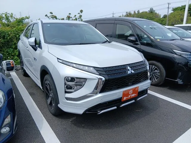 Mitsubishi ECLIPSE CROSS PHEV P 2022 — фото 1, купить с доставкой в Москву