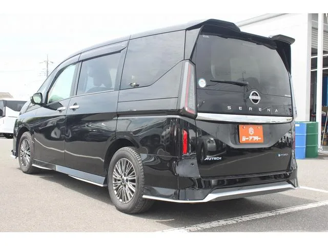 Nissan SERENA E-POWER AUTECH 2023 — миниатюра 3