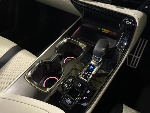 Lexus NX NX450H+ F SPORT 2023 — миниатюра 4