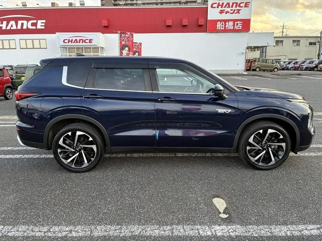 Mitsubishi OUTLANDER PHEV G 2022 — миниатюра 3