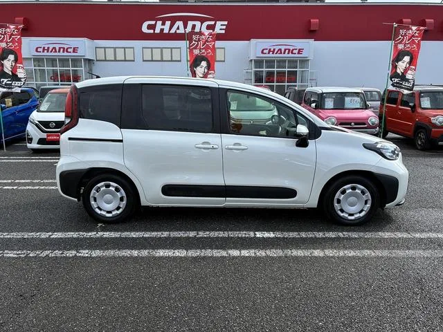 Toyota SIENTA HYBRID G 2023 — миниатюра 3